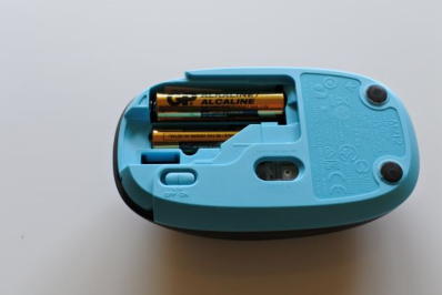 ロジクールのワイヤレスキーボード(MK245n)に付随するマウスの電池