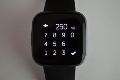 Fitbit本体のダッシュボードで摂取量設定