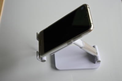amazonで購入したスマートフォンスタンド