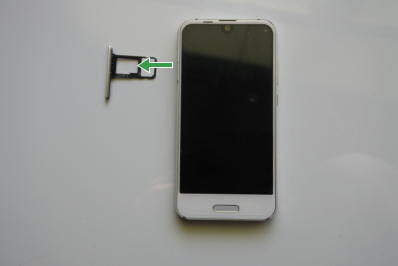 スマートフォンのSIMトレイ